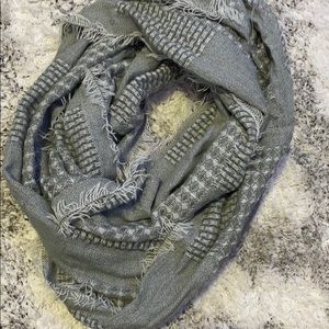 Infinity scarf